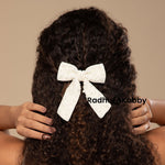Load image into Gallery viewer, Classic White Hair Bow with Pearls – Beautiful Hair Clip for All Events